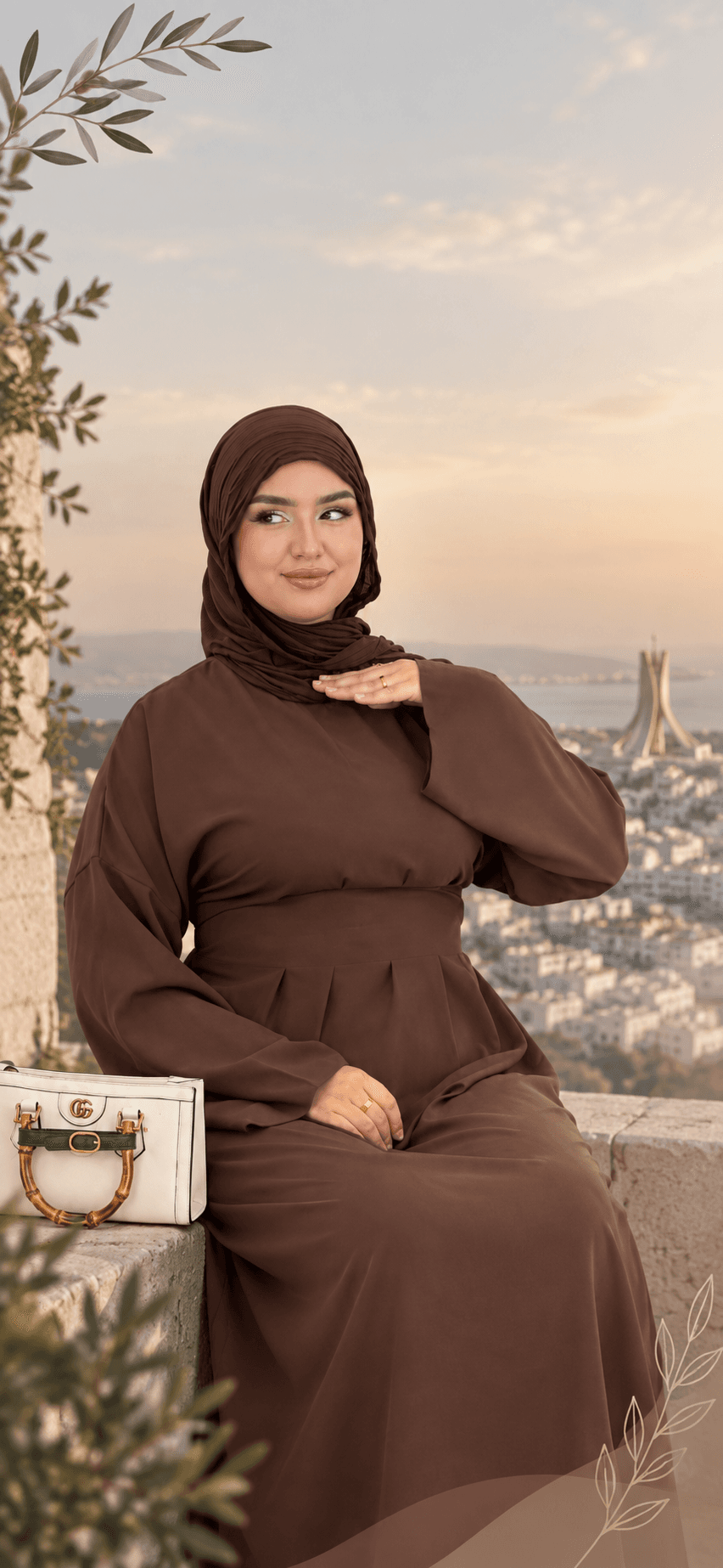 مجموعة أنور - عباية بنية مع إطلالة على المدينة